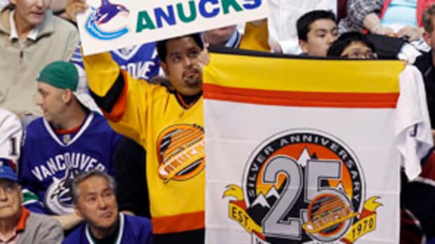 vancouver.fans.jpg